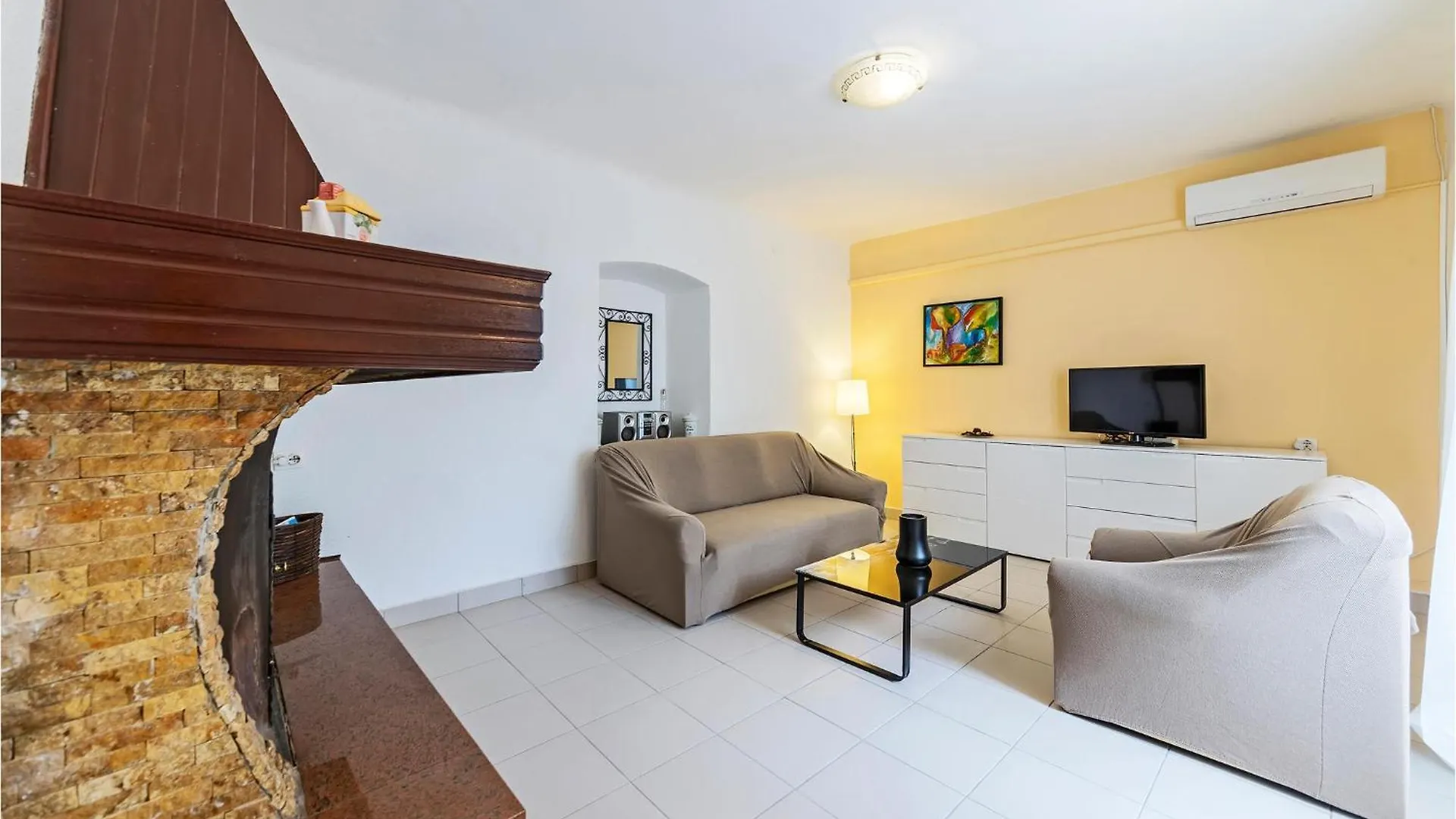 4 Bedroom Cozy Home In Cere Santalezi