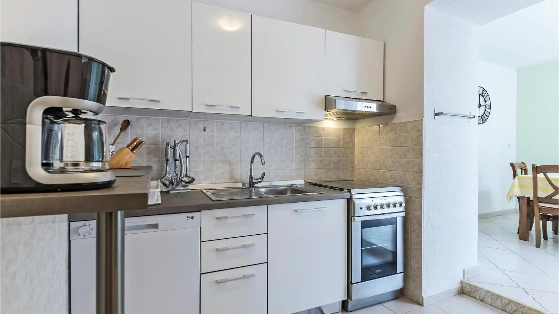 4 Bedroom Cozy Home In Cere Santalezi