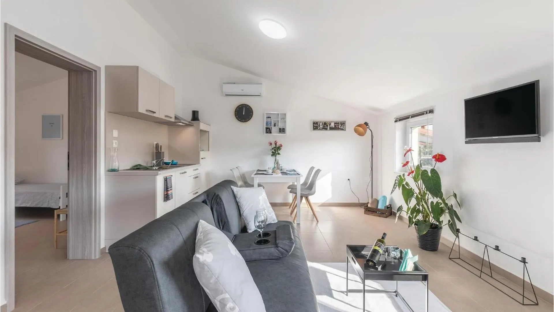 Nyaraló 4 Bedroom Cozy Home In Cere Santalezi